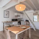 Functional & Equipped Duplex Studio, Old * ליל