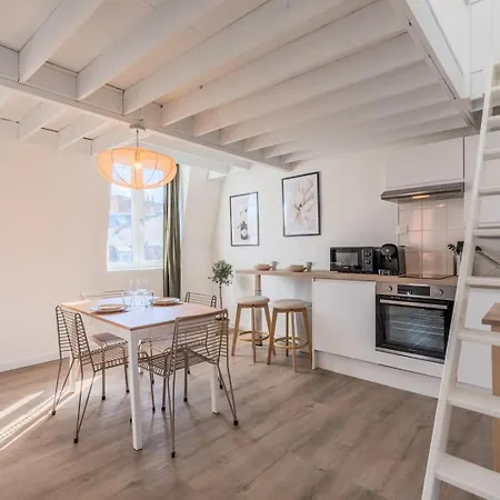 Functional & Equipped Duplex Studio, Old 릴